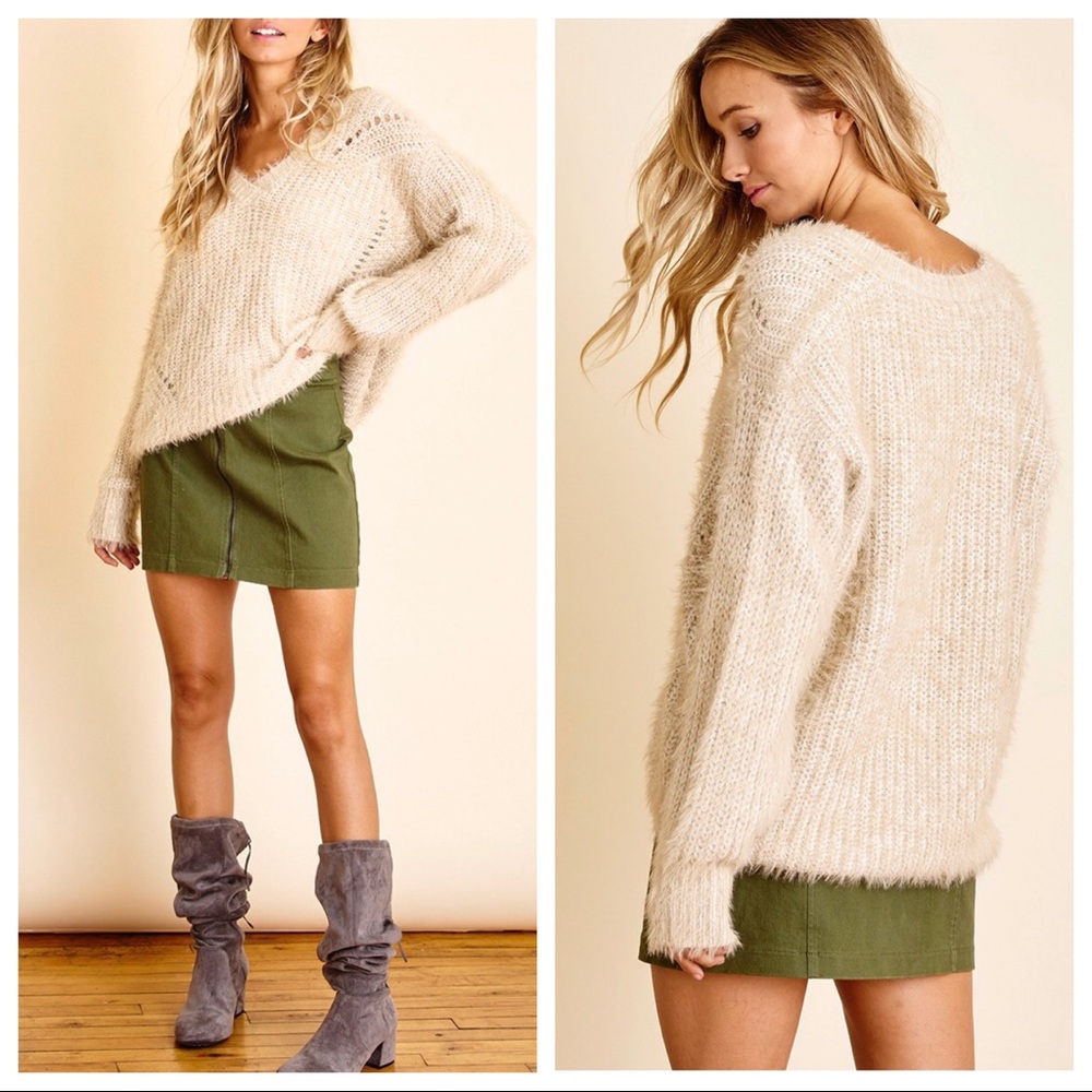 Fashionable chic Fuzzy V neck Sweater - Picture 5 of 7